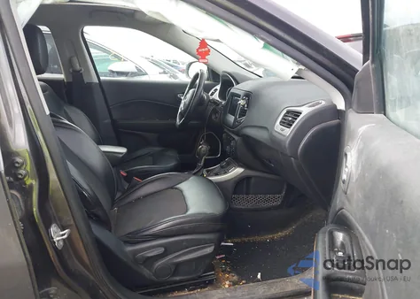 2019 Jeep Compass Latitude 4X4 from USA, damaged, VIN 3C4NJDBB0KT742445